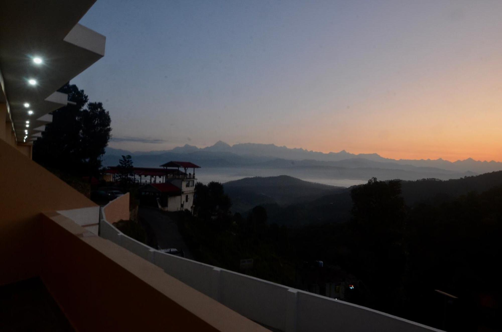 Uttarakhand Resort Kausani Exterior foto