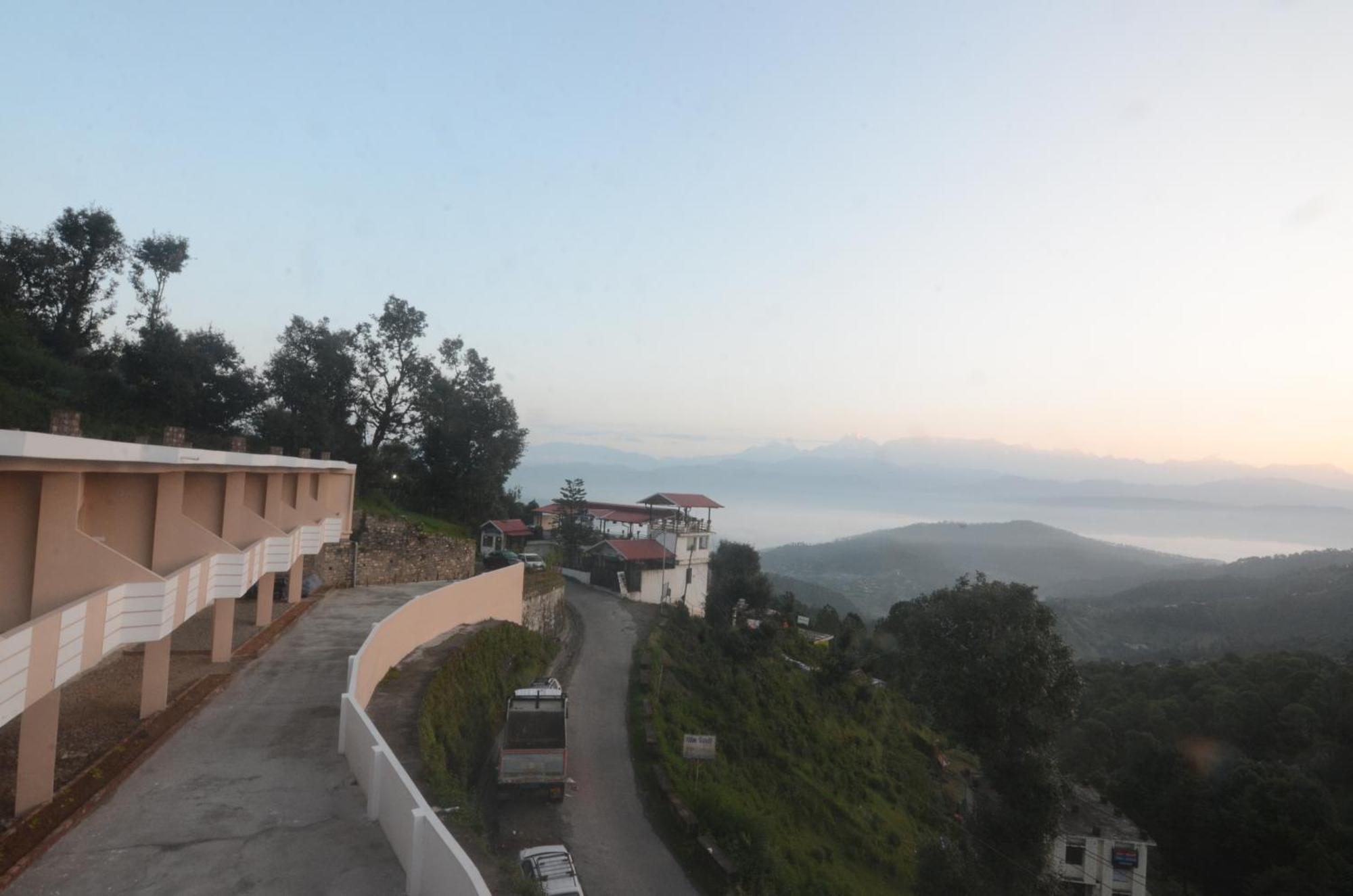 Uttarakhand Resort Kausani Exterior foto